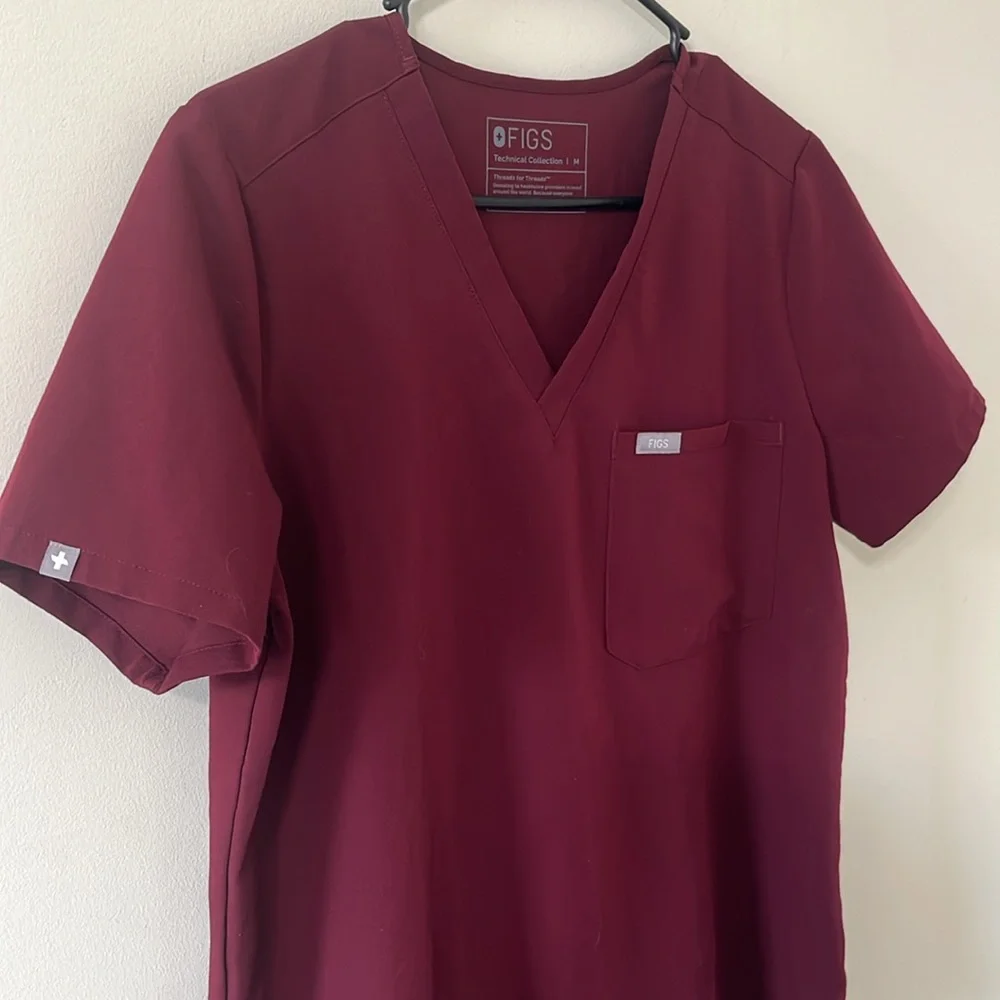 FIGS Catarina One-Pocket Scrub Top Burgundy Size Medium - Picture 3 of 8